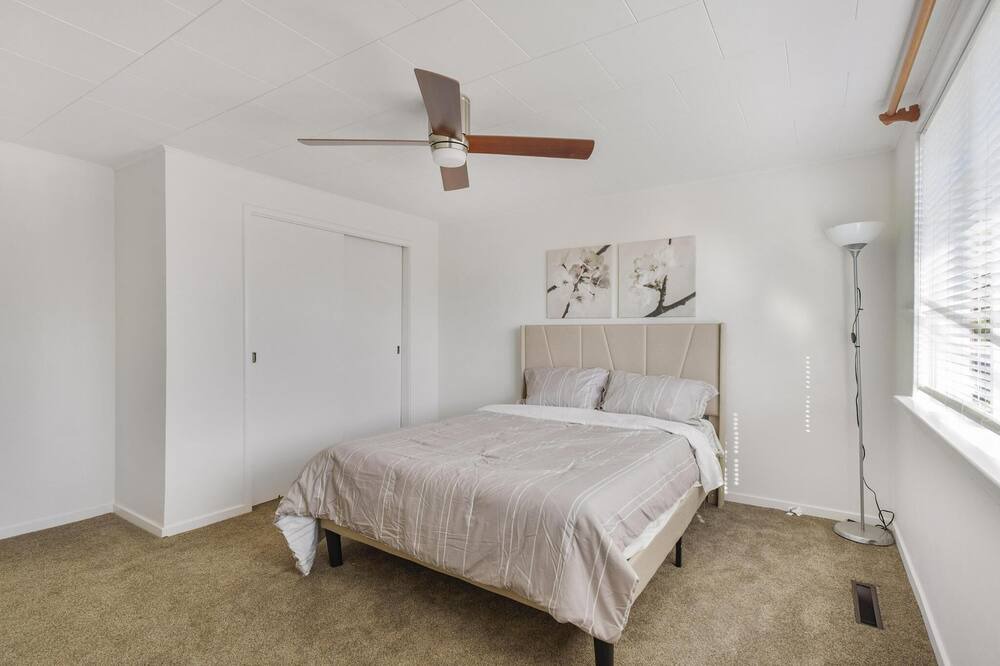 Photo of Bedroom in White Rock