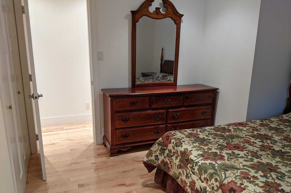 Photo of Bedroom in Crescent Beach