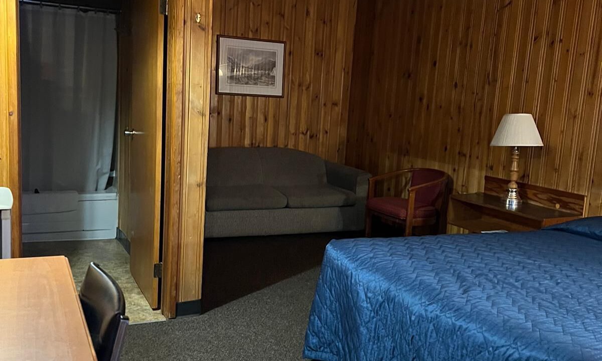 Photo of Bedroom in Haines Junction