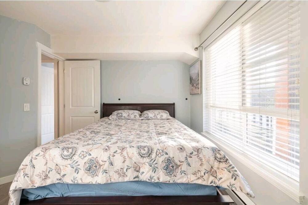 Photo of Bedroom in Surrey Newton