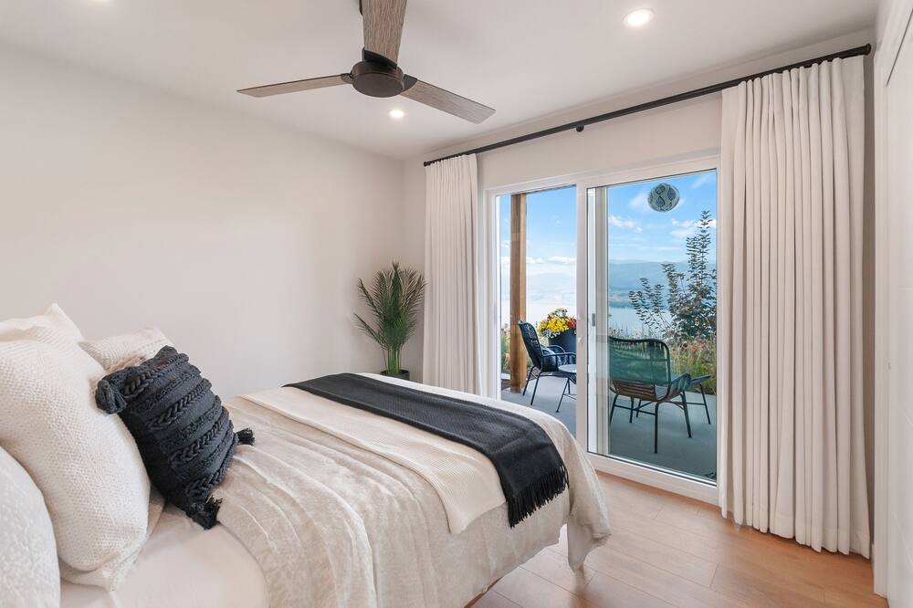 Photo of Bedroom in Okanagan-Similkameen