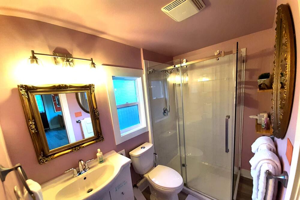 Photo of Bathroom in Regional District of Nanaimo