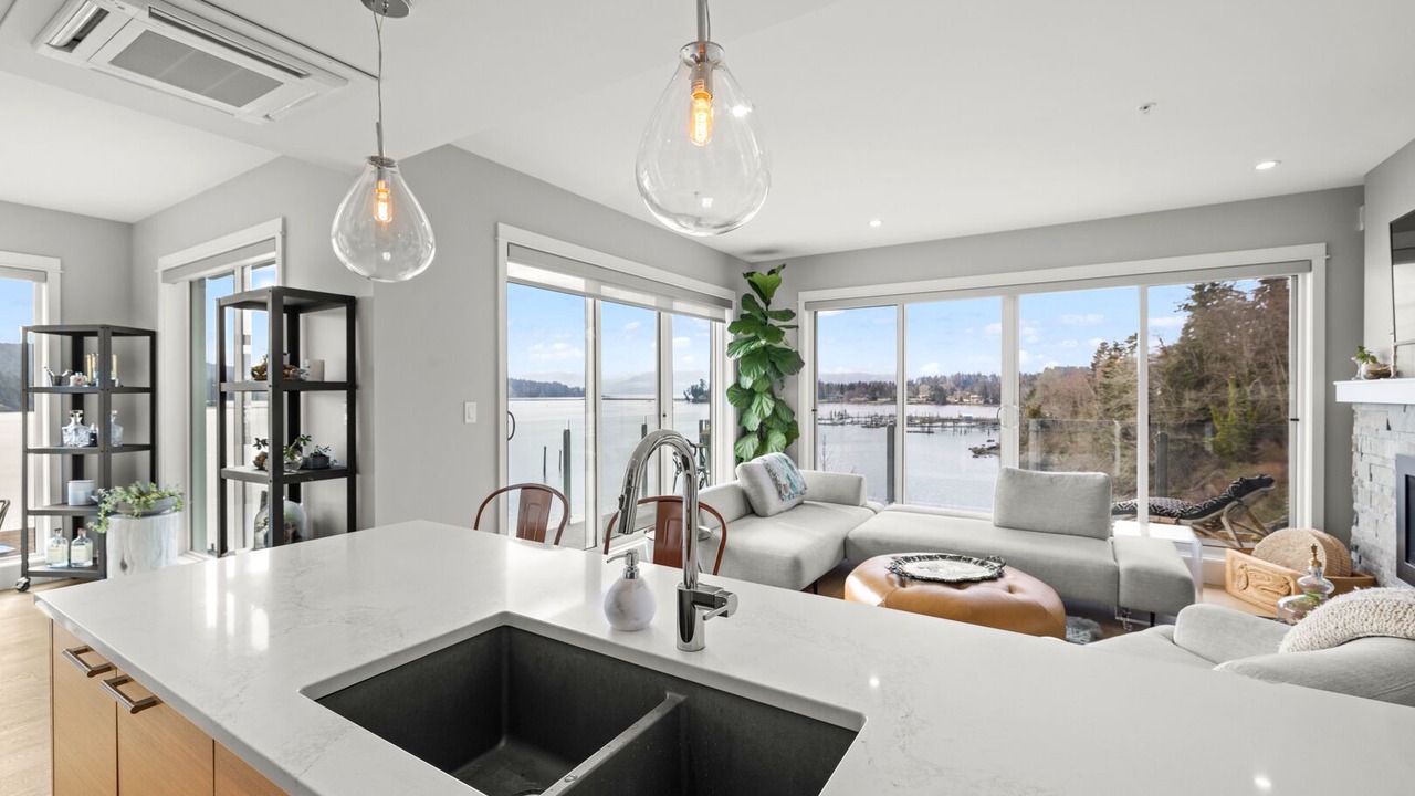 Photo of Livingroom in Sooke
