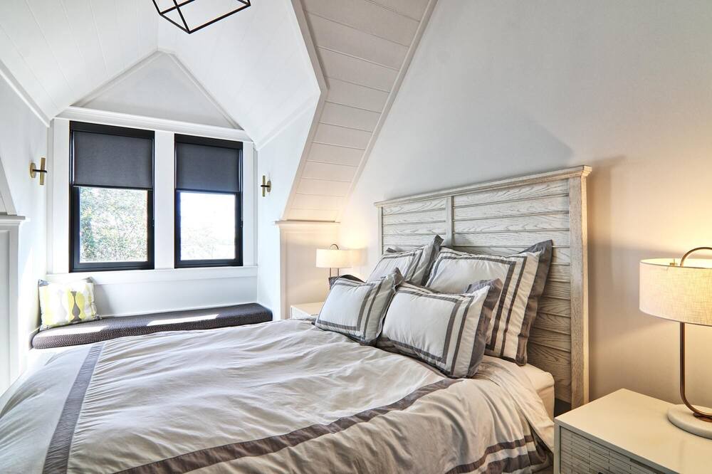 Photo of Bedroom in Muskoka Lakes