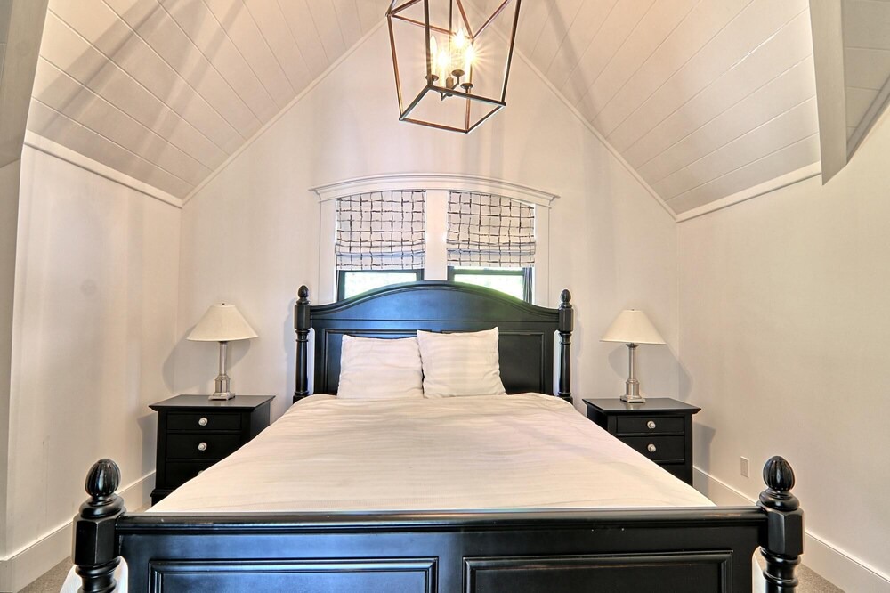 Photo of Bedroom in Muskoka Lakes