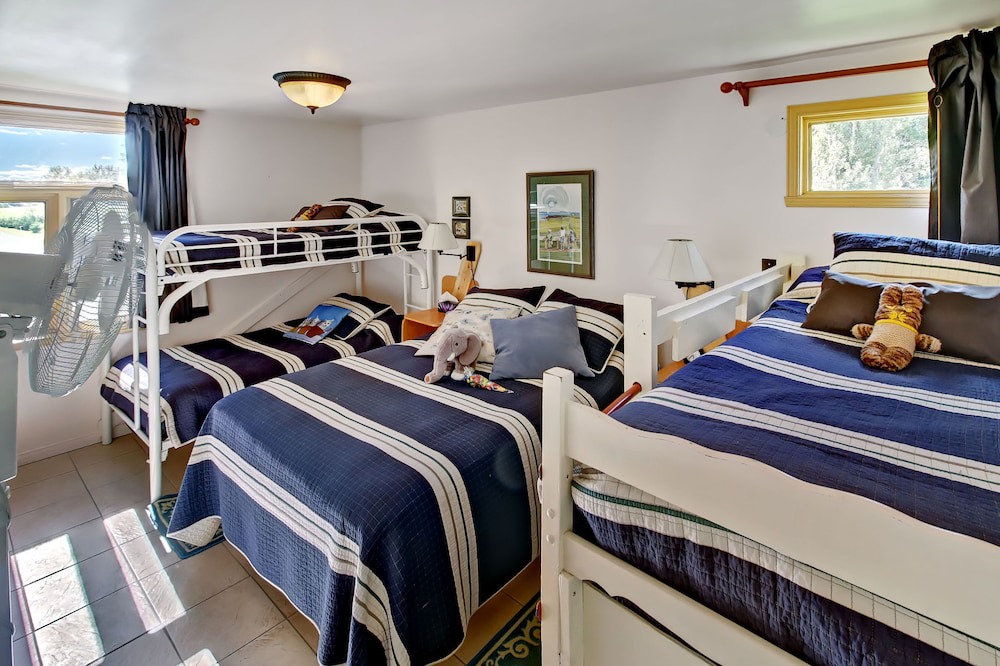 Photo of Bedroom in Scott