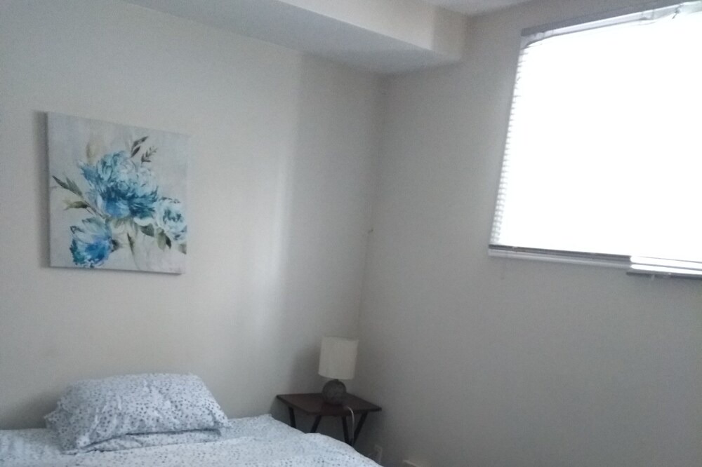 Photo of Bedroom in Aylmer