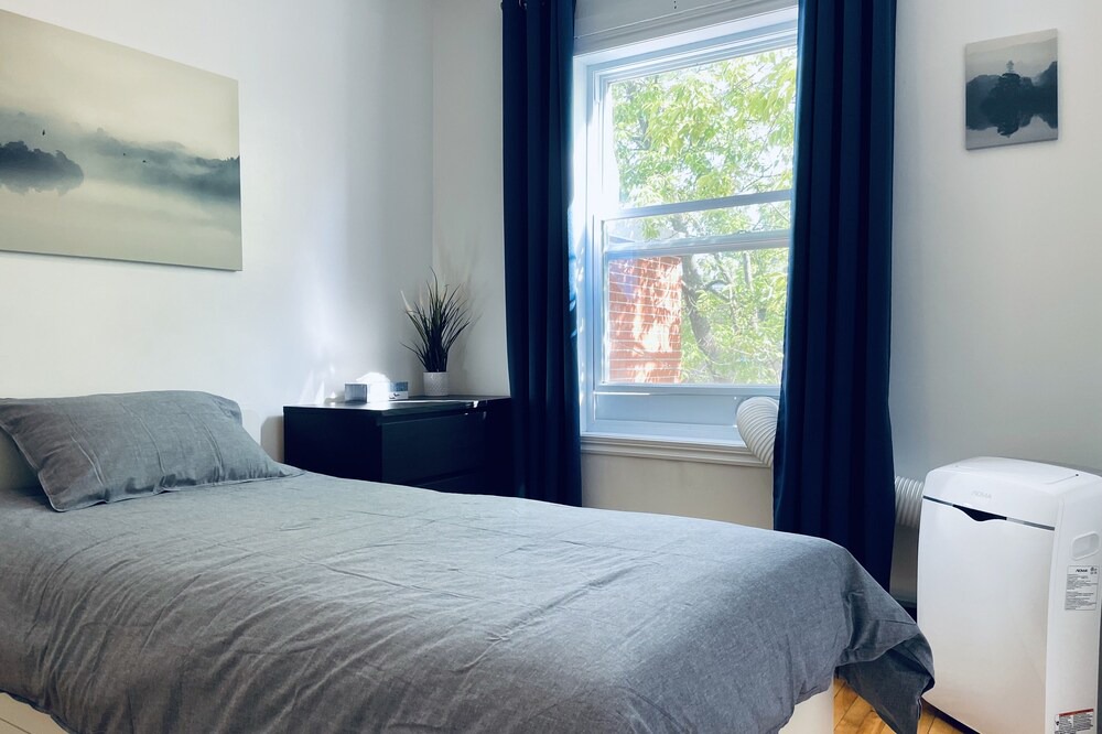 Photo of Bedroom in Ahuntsic
