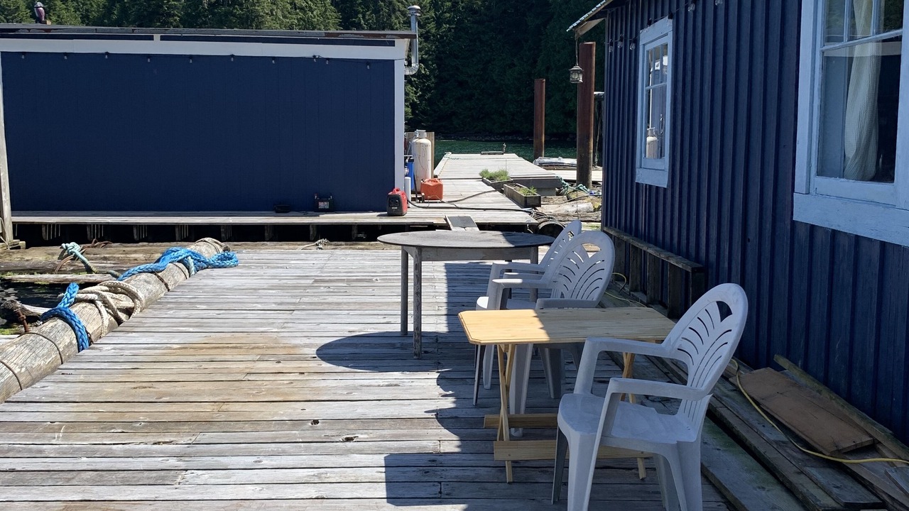 Photo of Patio Balcony in Regional District of Mount Waddington