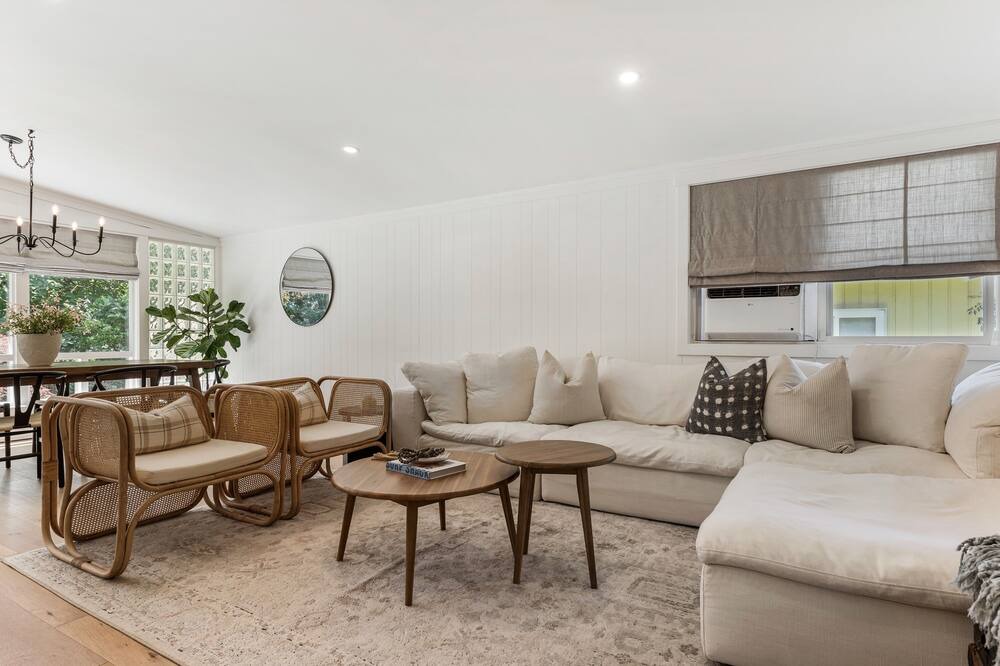 Photo of Livingroom in Cultus Lake