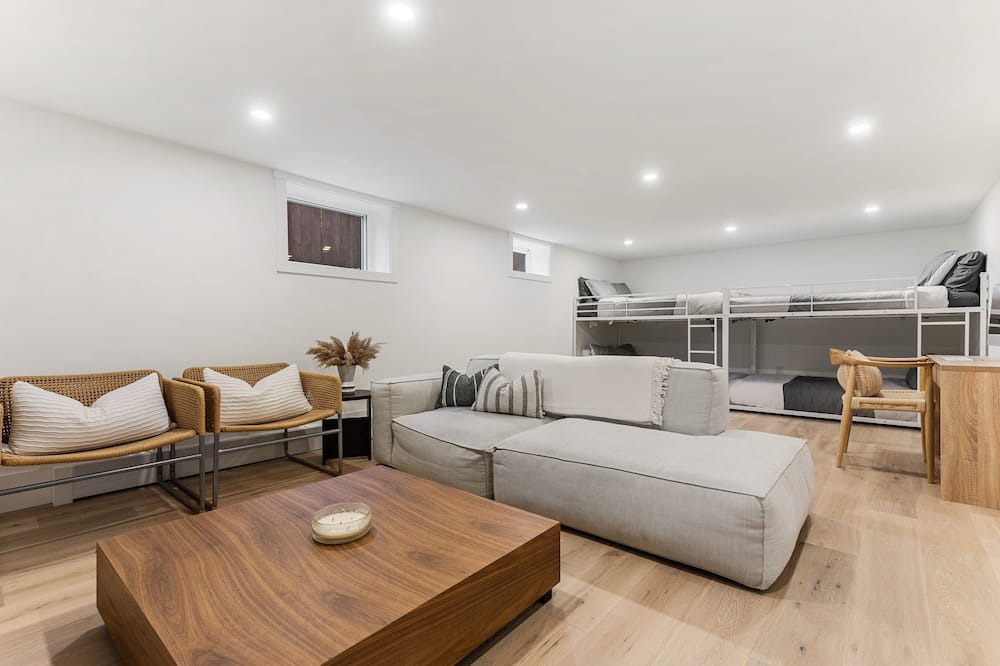 Photo of Livingroom in Cultus Lake