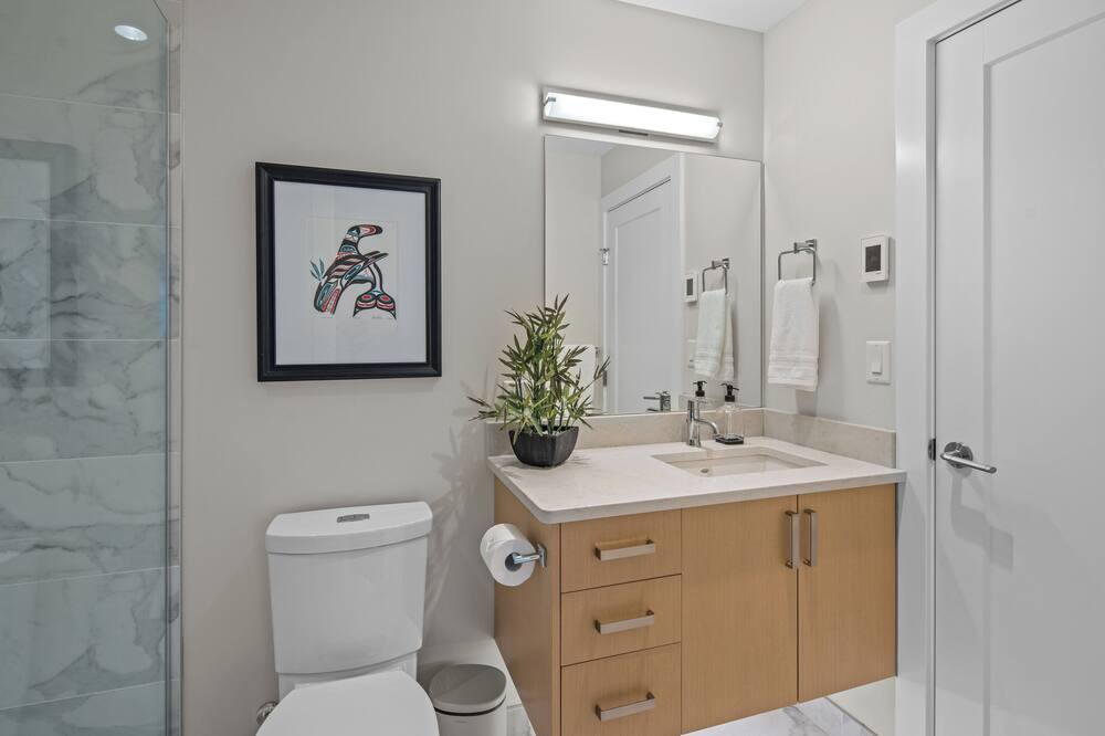 Photo of Bathroom in Booktown