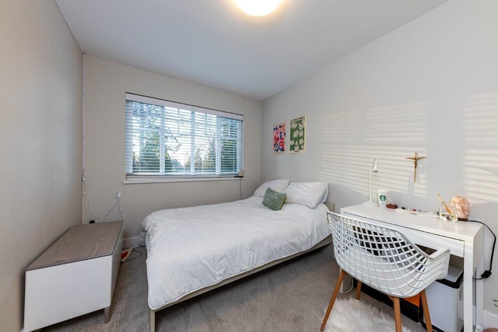 Photo of Bedroom in Crescent Beach
