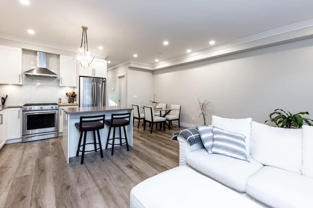Photo of Livingroom in Crescent Beach