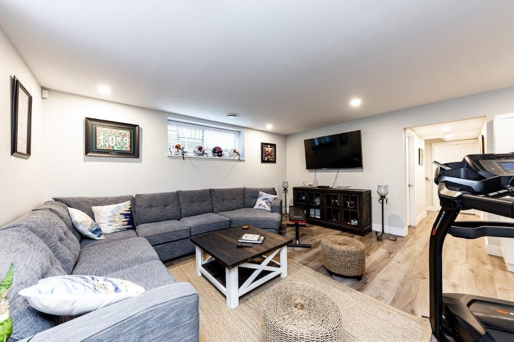 Photo of Livingroom in Crescent Beach