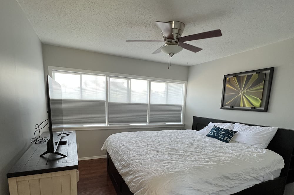 Photo of Bedroom in Campbell River