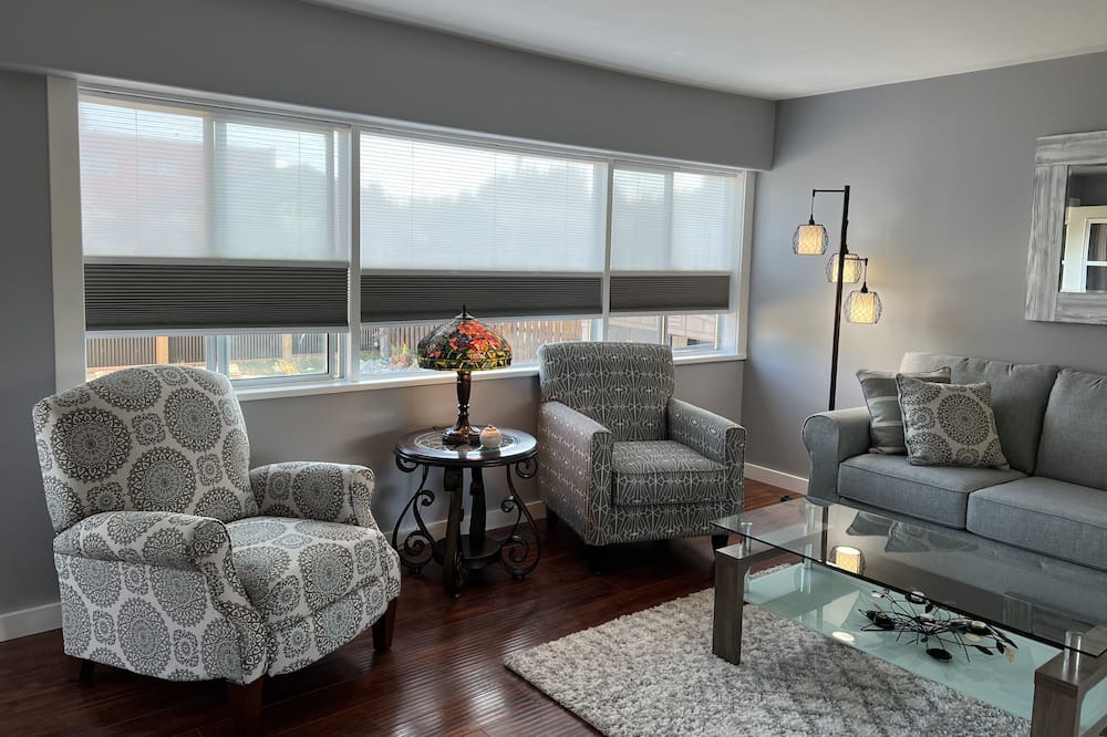 Photo of Livingroom in Campbell River