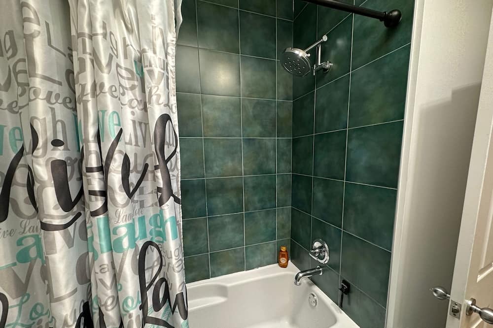 Photo of Bathroom in Saint-Laurent