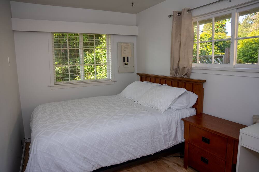 Photo of Bedroom in White Rock