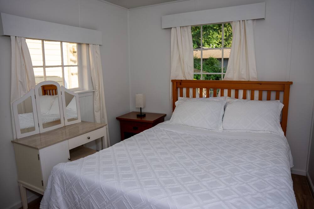 Photo of Bedroom in White Rock
