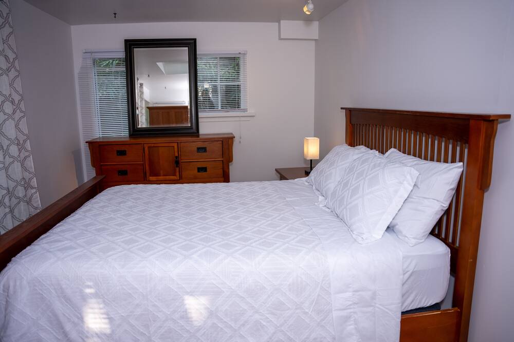 Photo of Bedroom in White Rock