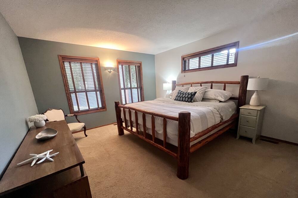 Photo of Bedroom in Sicamous