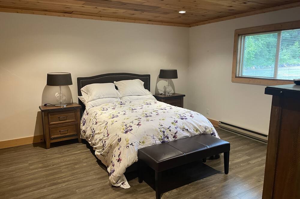 Photo of Bedroom in Squilax