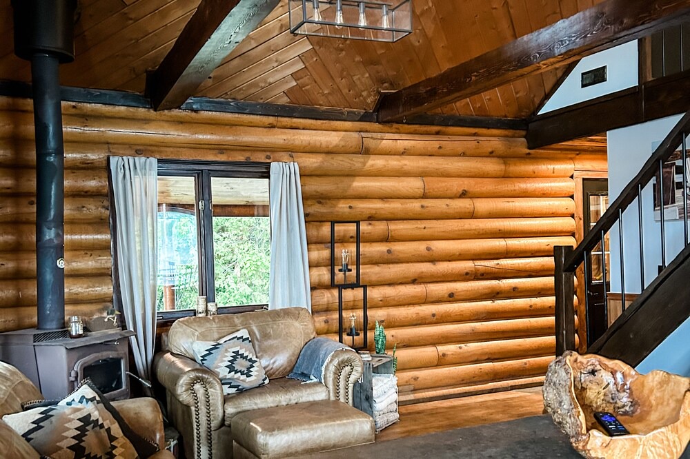 Photo of Livingroom in Colpoys Bay