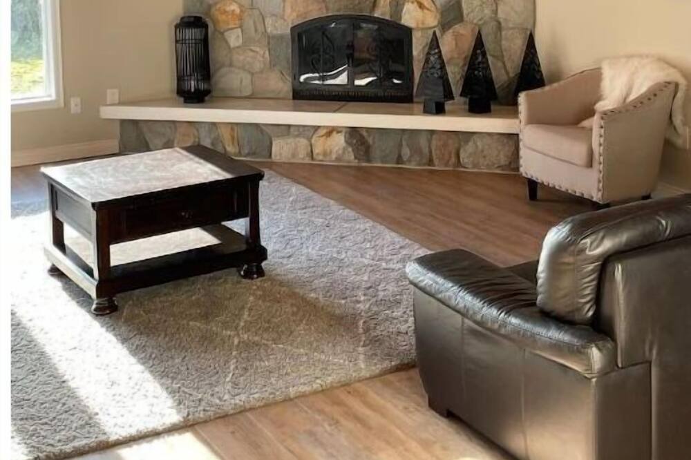 Photo of Livingroom in Hope