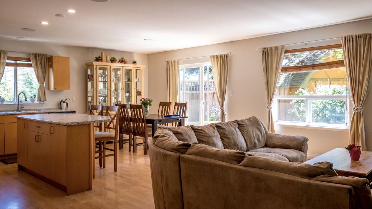 Photo of Livingroom in West Porpoise Bay