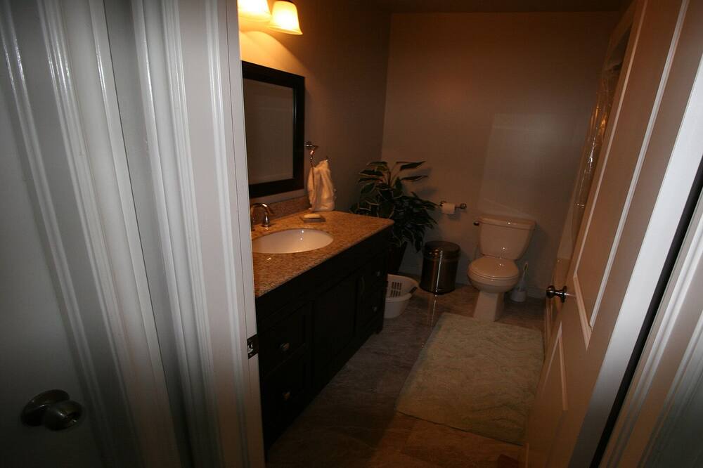 Photo of Bathroom in Fort Erie