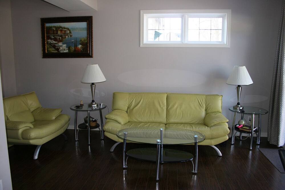 Photo of Livingroom in Fort Erie
