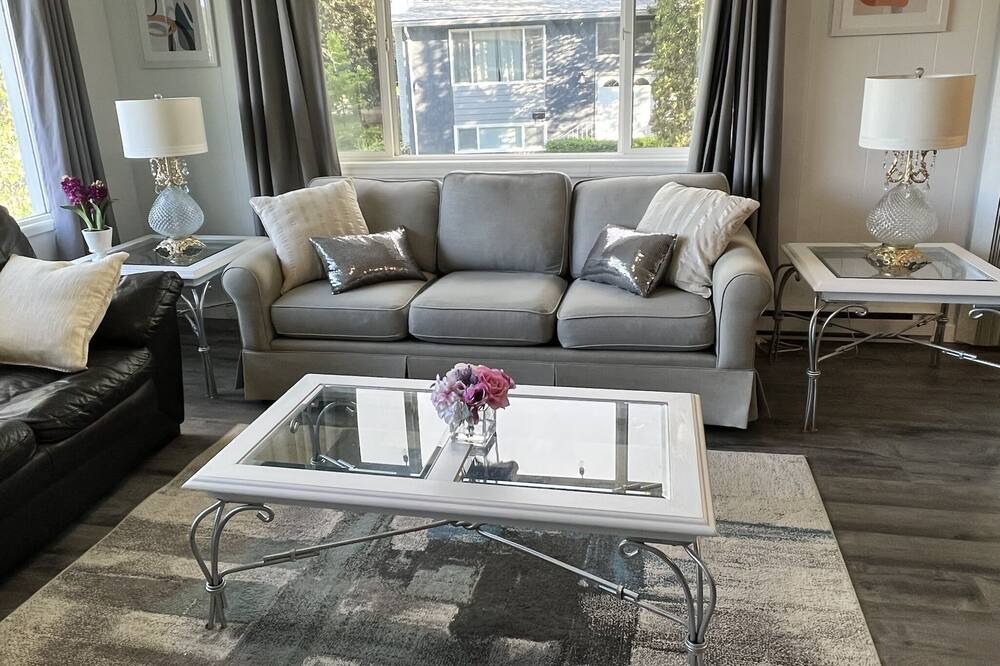 Photo of Livingroom in South Central