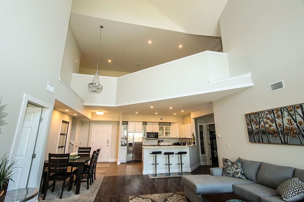 Photo of Livingroom in North End