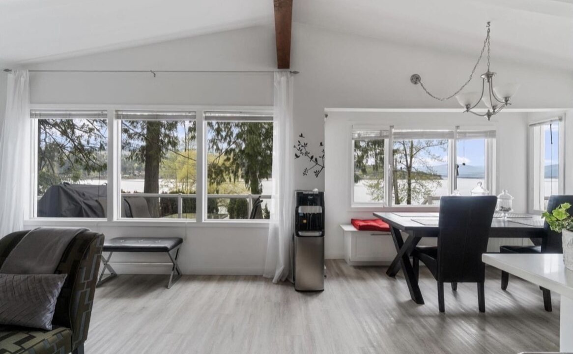 Photo of Livingroom in Blind Bay