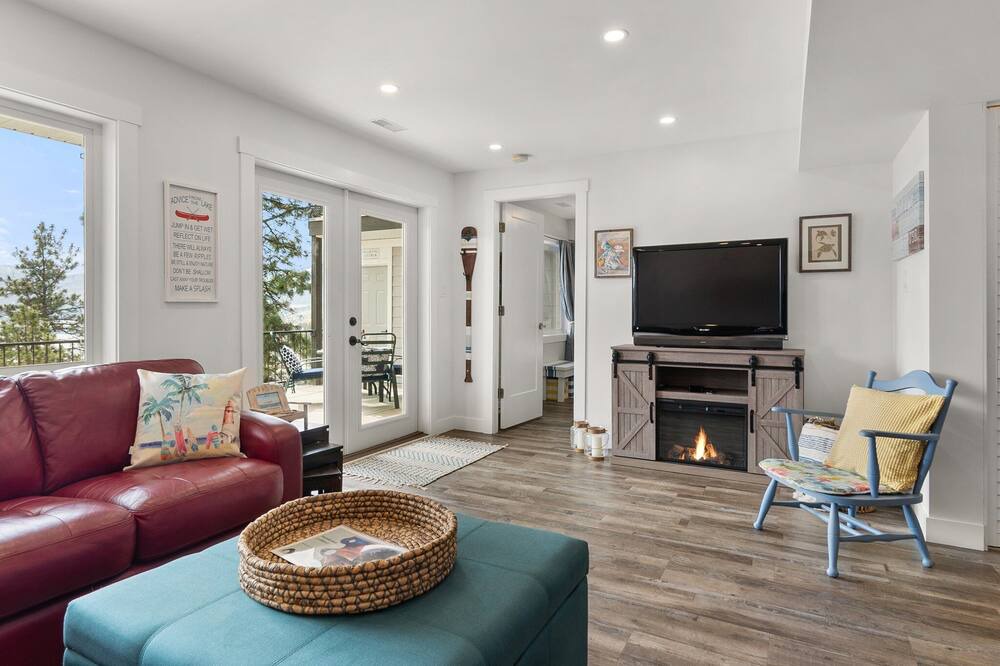 Photo of Livingroom in Central Okanagan