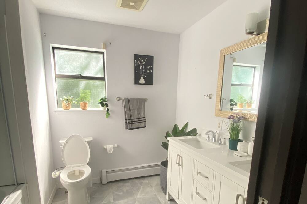 Photo of Bathroom in Abbotsford