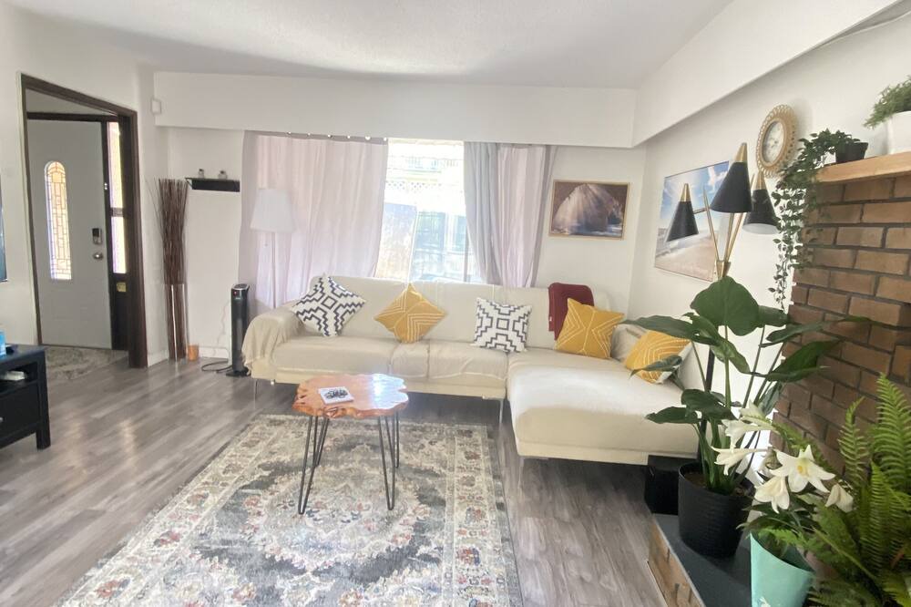 Photo of Livingroom in Abbotsford