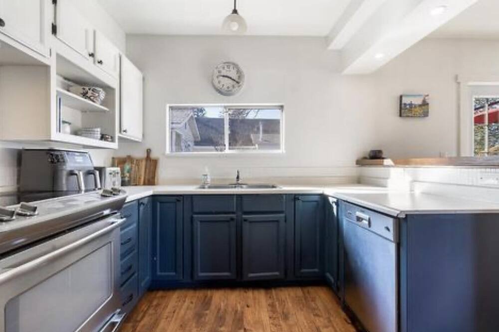 Photo of Kitchen in Okanagan Centre