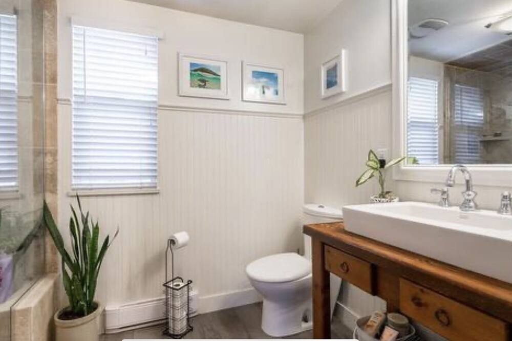 Photo of Bathroom in Okanagan Centre