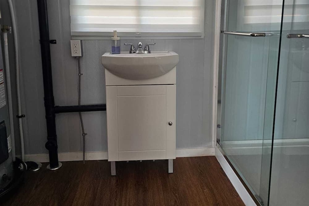 Photo of Bathroom in Sliammon