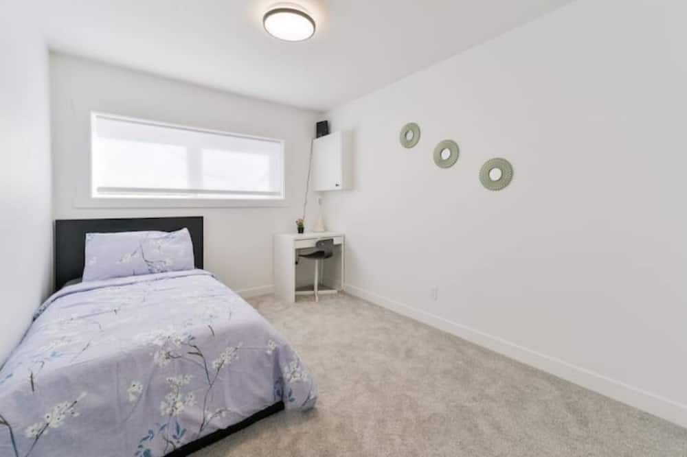 Photo of Bedroom in Shaganappi