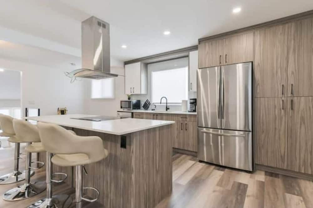 Photo of Kitchen in Shaganappi