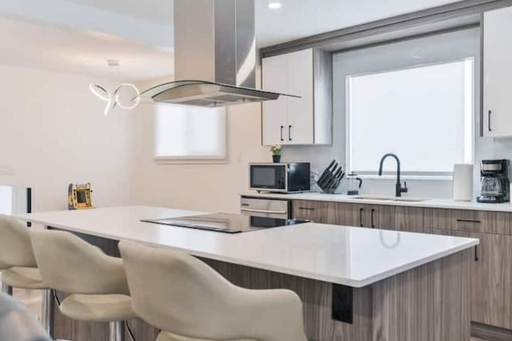 Photo of Kitchen in Shaganappi