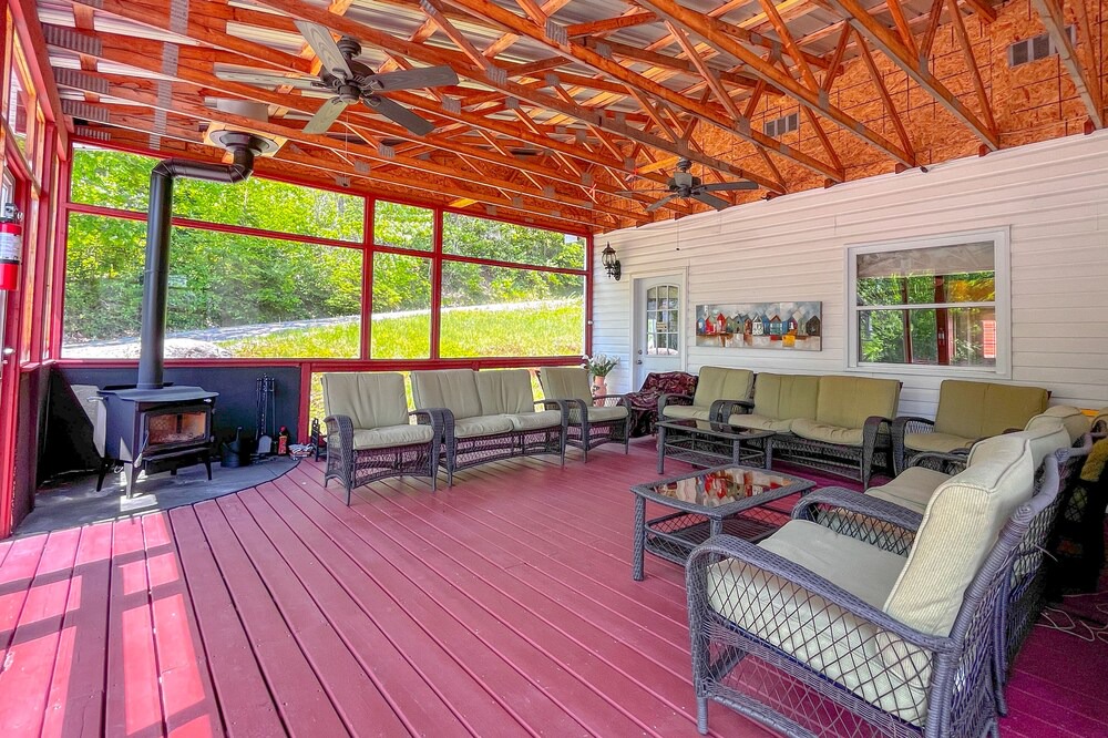 Photo of Patio Balcony in Hastings Highlands