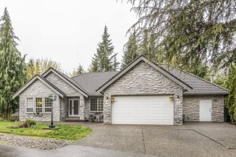 Photo of Outdoor in Maple Ridge