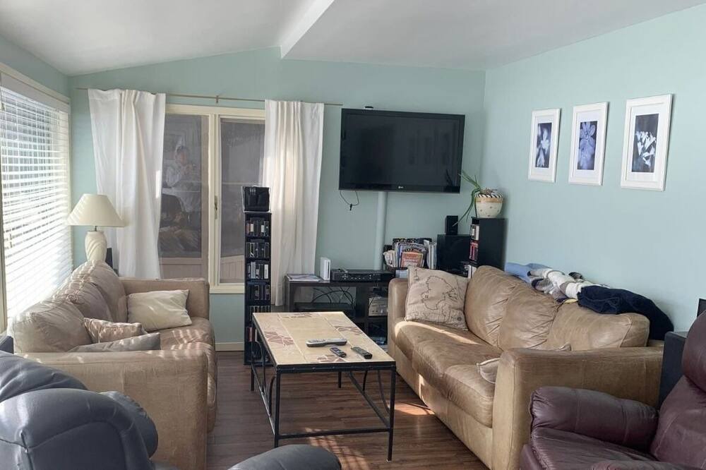 Photo of Livingroom in Chase
