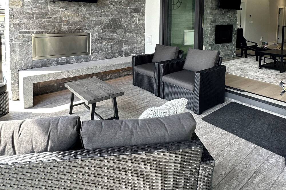 Photo of Livingroom in Youbou
