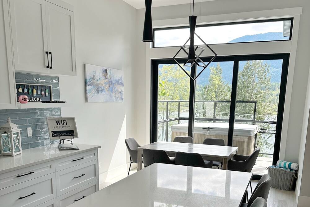 Photo of Kitchen in Youbou
