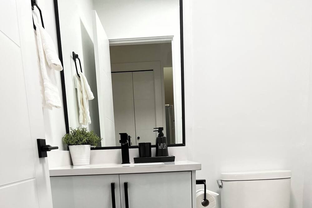 Photo of Bathroom in Sardis
